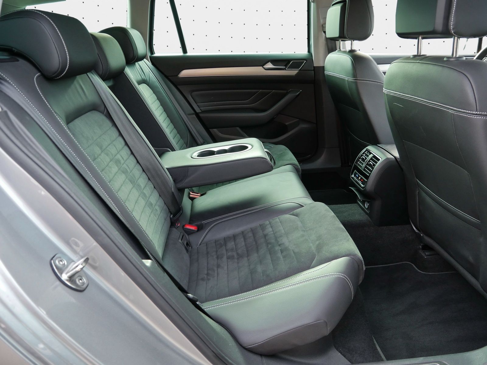 Volkswagen Passat Variant - Bild 16