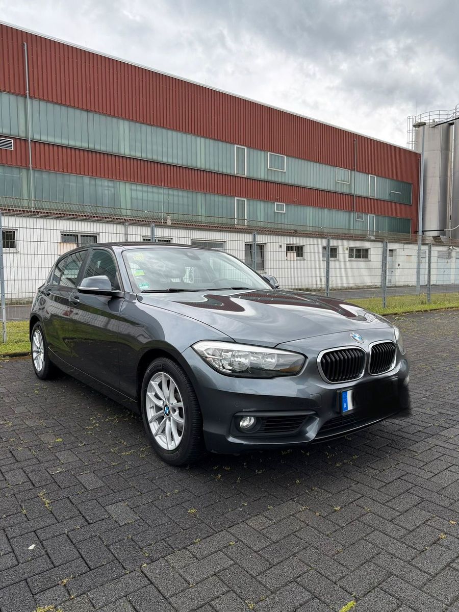 BMW BMW 118i Automatik | 1. Hand | BMW-Scheckh...