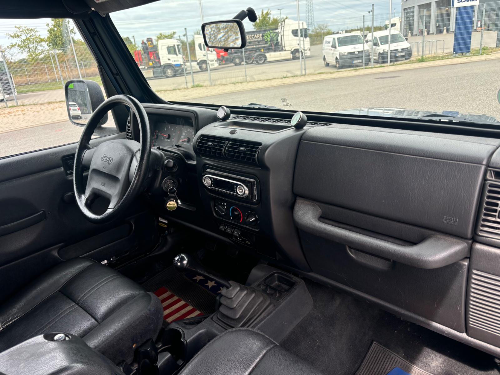 JEEP WRANGLER 2.4 / 4X4 / TÜV BIS 07-2027 | 143 ch | BVM | VOLANT CUIR | PACK SPORT