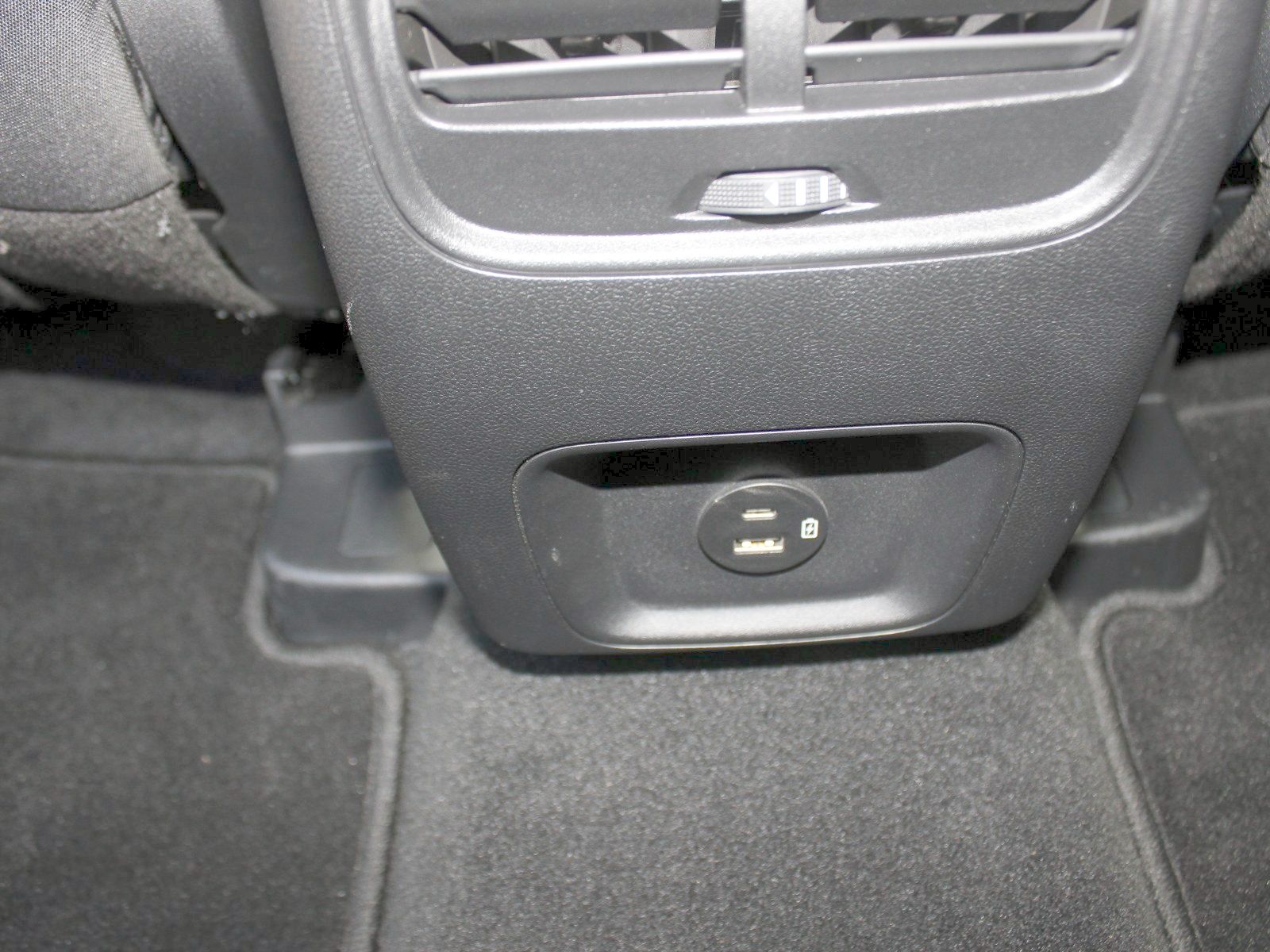 Fahrzeugabbildung Ford Kuga Plug-In Hybrid Titanium 2,5 Duratec
