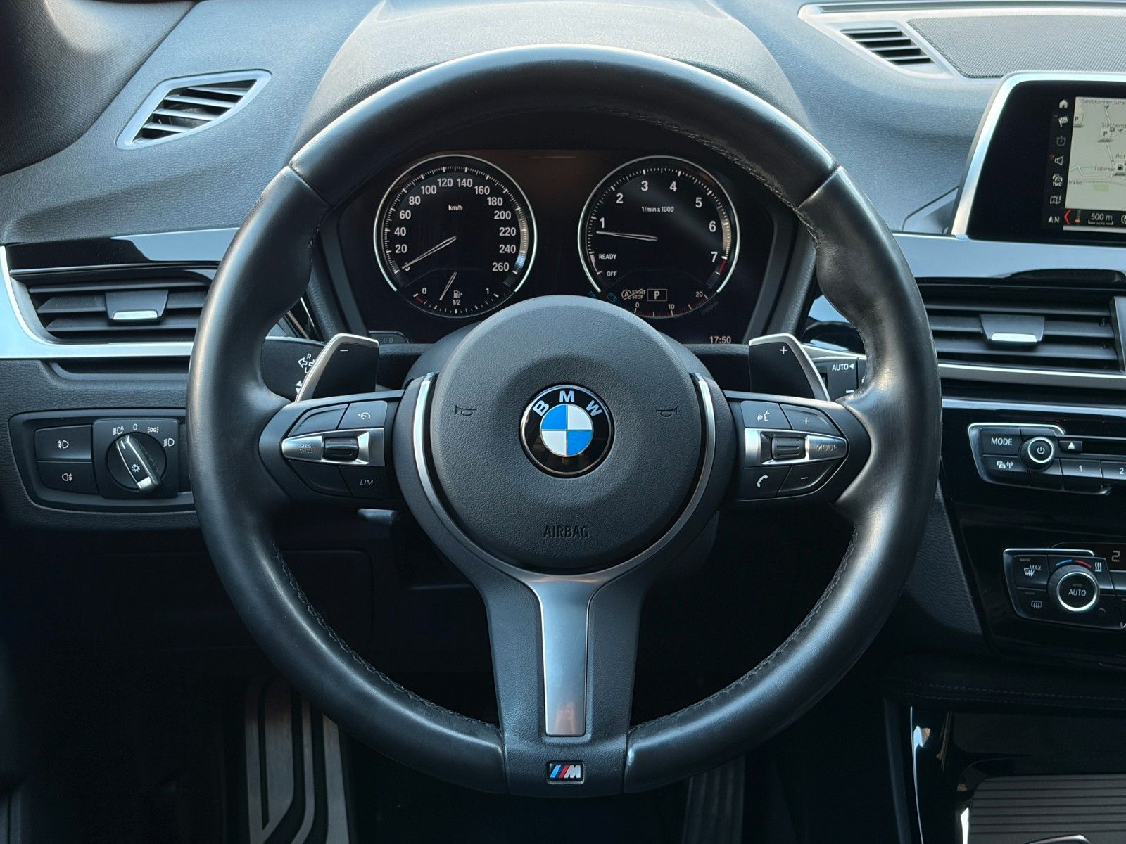 Fahrzeugabbildung BMW X1 sDrive20i M Sport Shadow LED Temp PDC