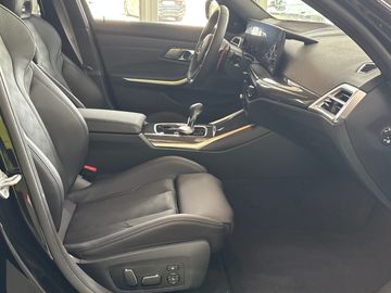 BMW M3 Competition M XDR M Drivers P. Head-Up DAB