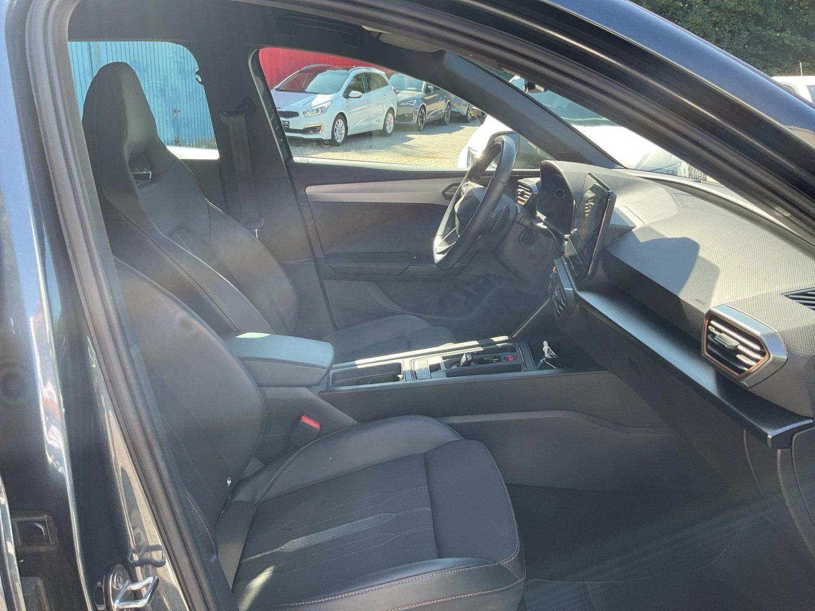 Cupra Leon 2.0 TSI VZ ACC + LED + Navi + LM 19Z