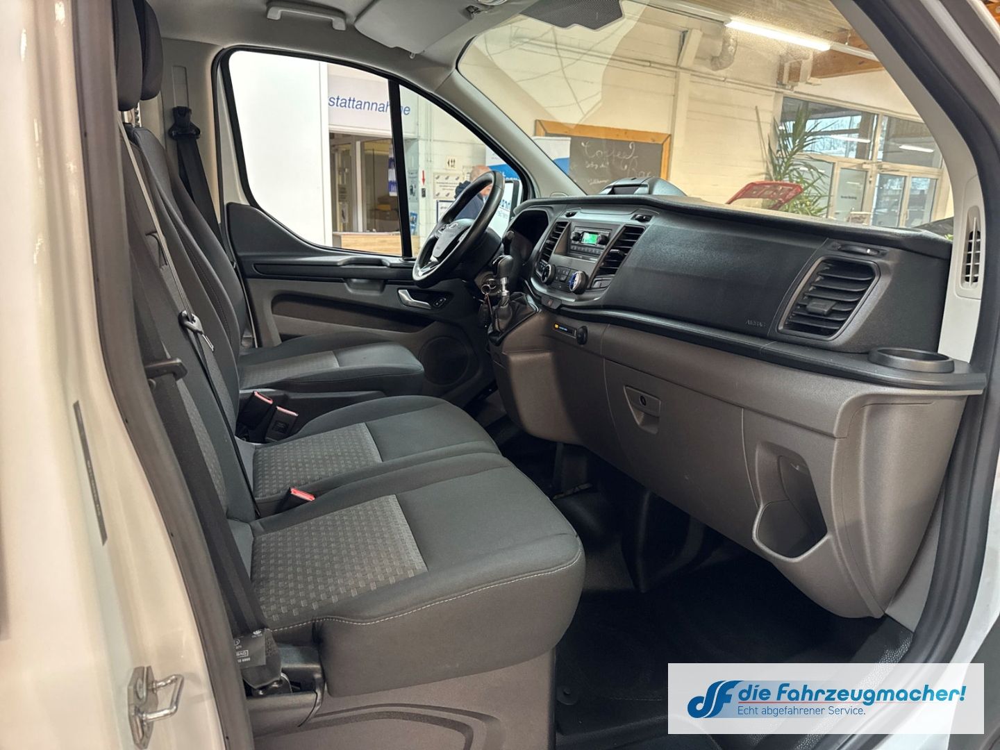 Fahrzeugabbildung Ford Transit Custom Kasten 320 L2 Trend DAB Notbremsa