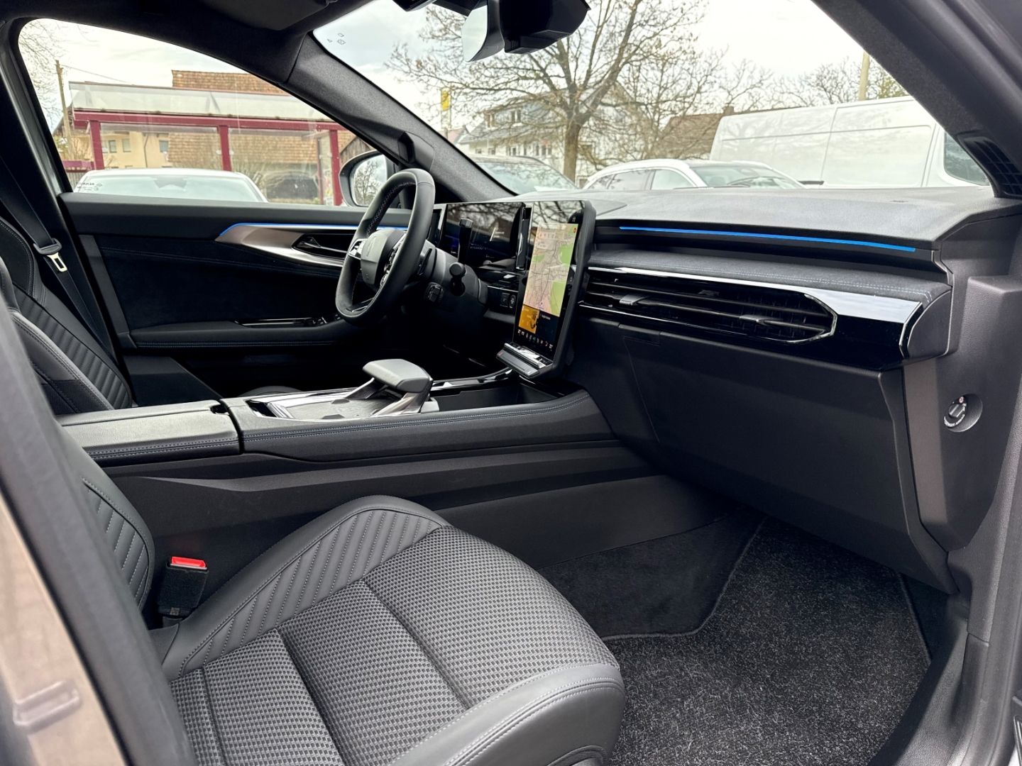 Fahrzeugabbildung Renault Austral Esprit Alpine HUD Panorama Navi Digitale