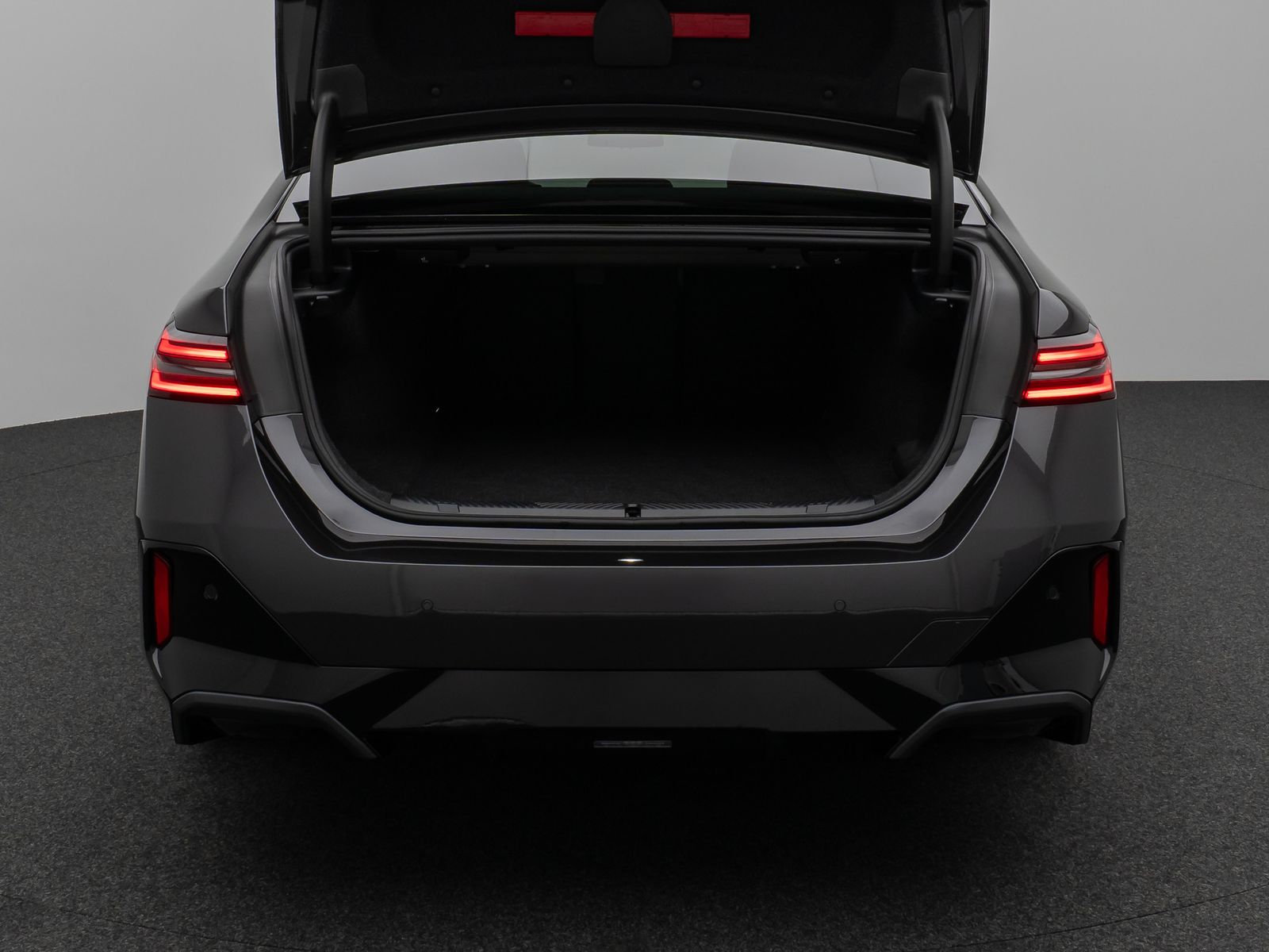 Fahrzeugabbildung BMW i5 eD40 M Sport Pro Panorama 360°HUD DAB H/K ACC