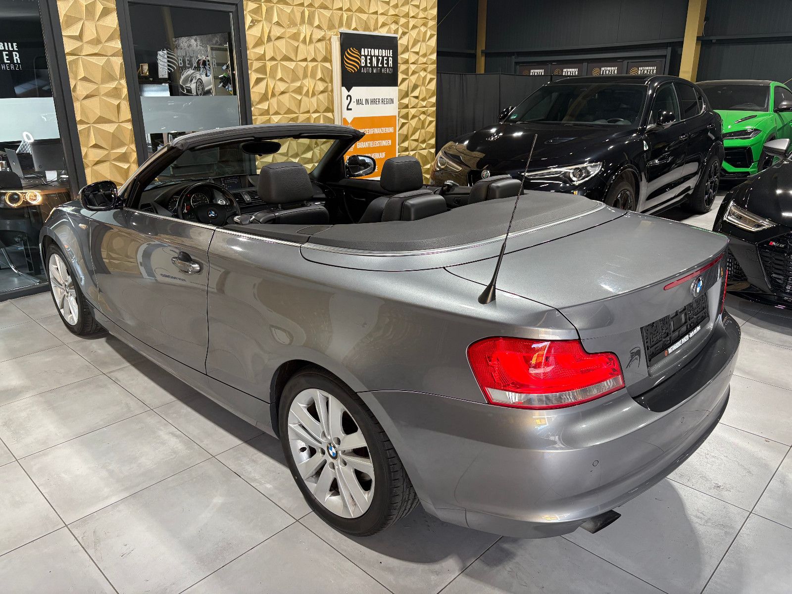 Fahrzeugabbildung BMW 118i Baureihe 1 Cabrio/NAVI/PDC/SHZ/KLIMA/8-FACH