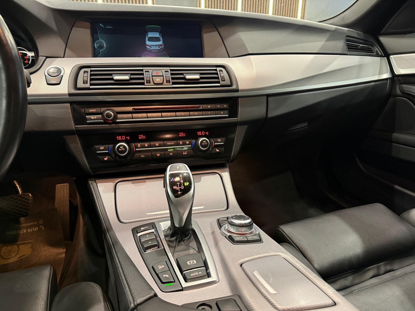 BMW M550 d xDrive 381 ch • BVA • HUD • Toit ouvrant • Cuir • Jantes 20" M