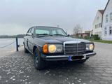 Mercedes-Benz Mercedes W123 200D - Mercedes-Benz 200: 200d W123