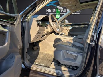 Volkswagen Touareg - 12