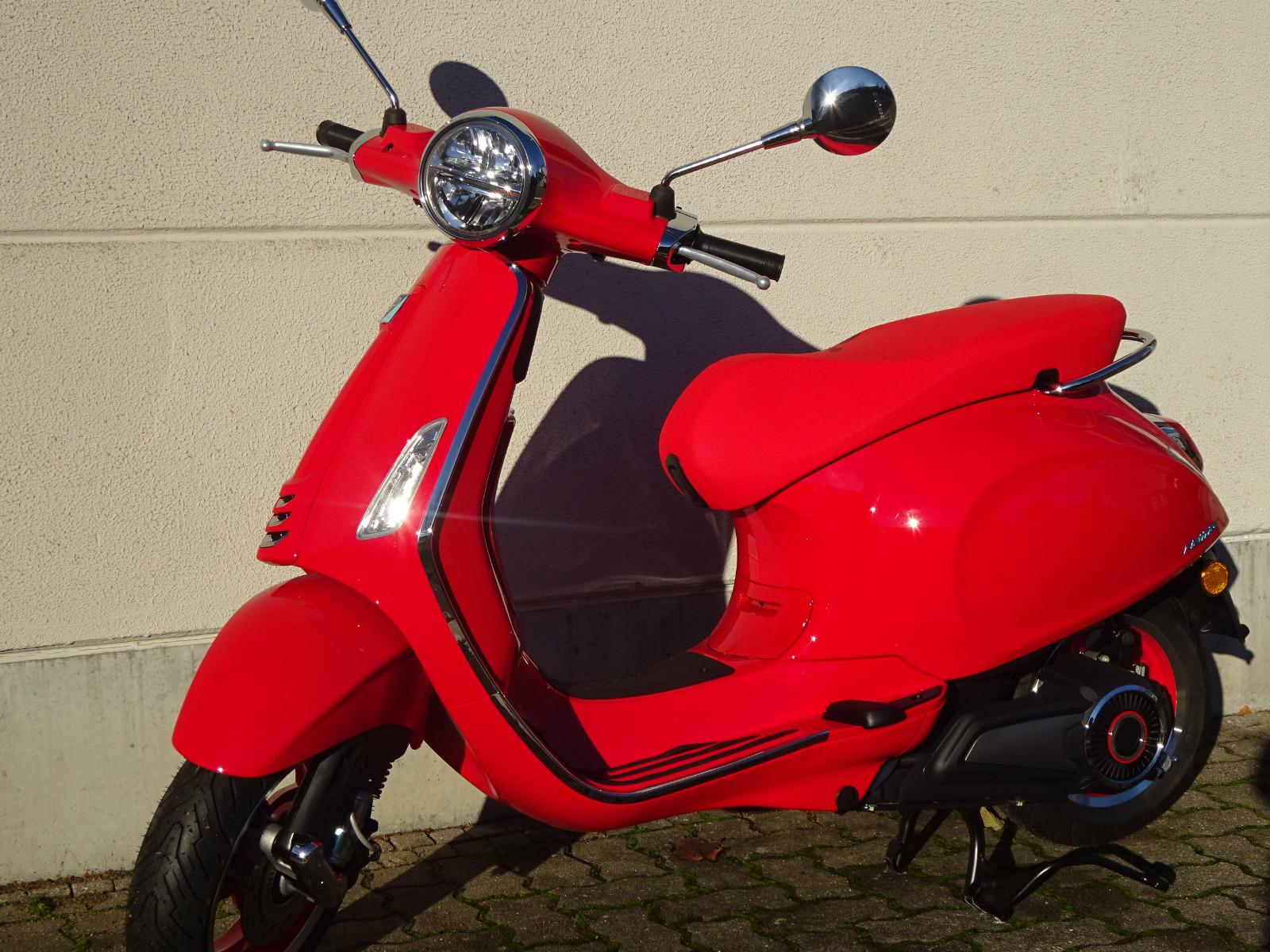 Vespa Primavera Red Elettrica 70
