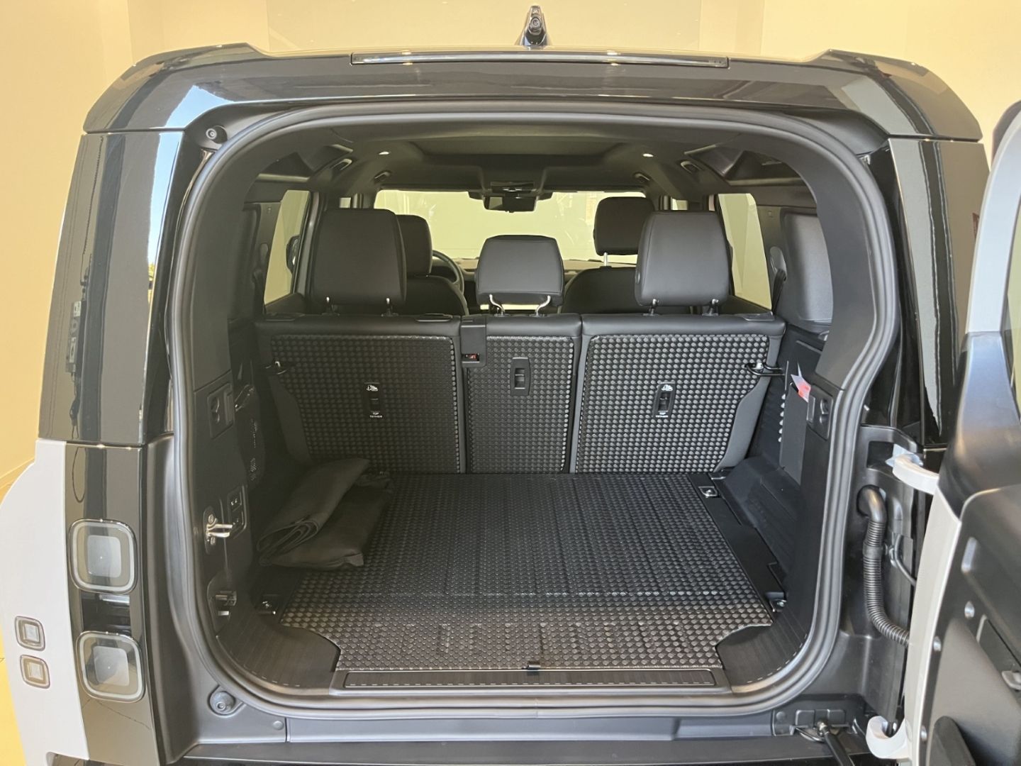 Land Rover Defender - Bild 10