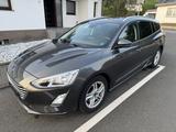 Ford Focus EcoBlue.Nav.Temp.Serv-Neu.EU6 GARANTIE.1Hd - Ford Focus mit Diesel-Antrieb: Kombi, 1.6