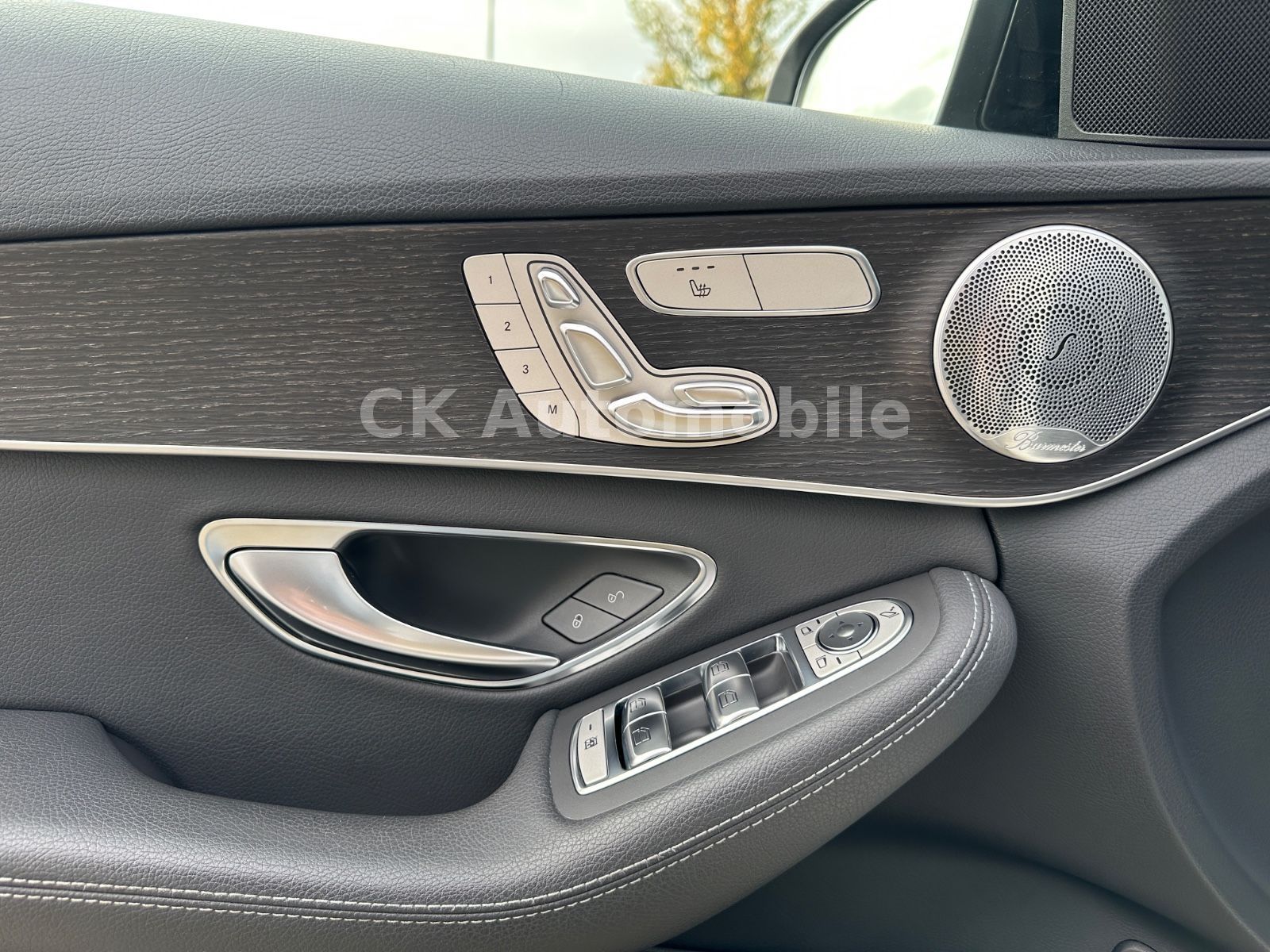 Fahrzeugabbildung Mercedes-Benz C300d T 4Matic Avantgarde/Burmeste/Navi/LED/360°