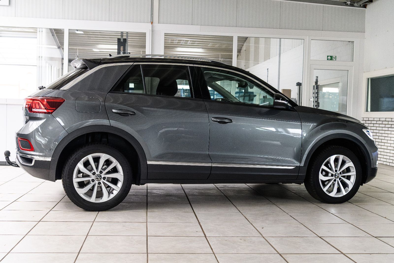 Fahrzeugabbildung Volkswagen T-Roc Style 1.5l TSI DSG +Navi +AHK +ACC +LED
