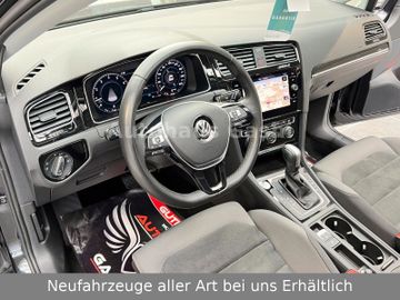 Fahrzeugabbildung Volkswagen Golf VII Lim*Highline*Automatik*LED*Massage*Pano
