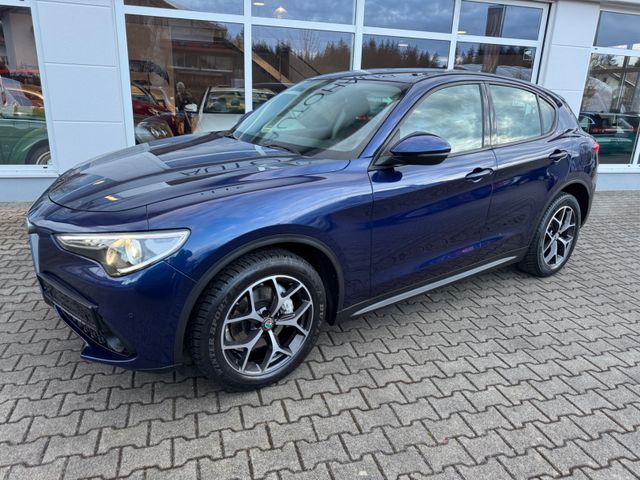 Alfa Romeo Stelvio Super 2WD 2.2 Diesel Automatik/Xenon/Nav