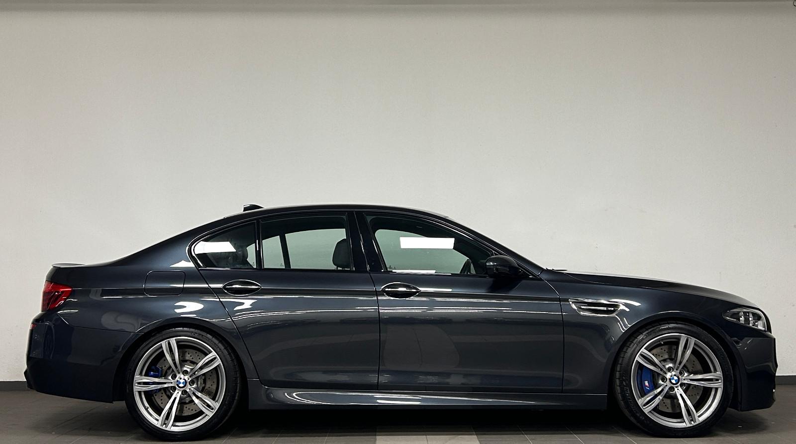 BMW M5 COMPETITION V8 4.4 575ch - PACK COMPETITION - HARMAN KARDON - HUD - CUIR MÉRINOS - SIÈGES CHAUFFANTS