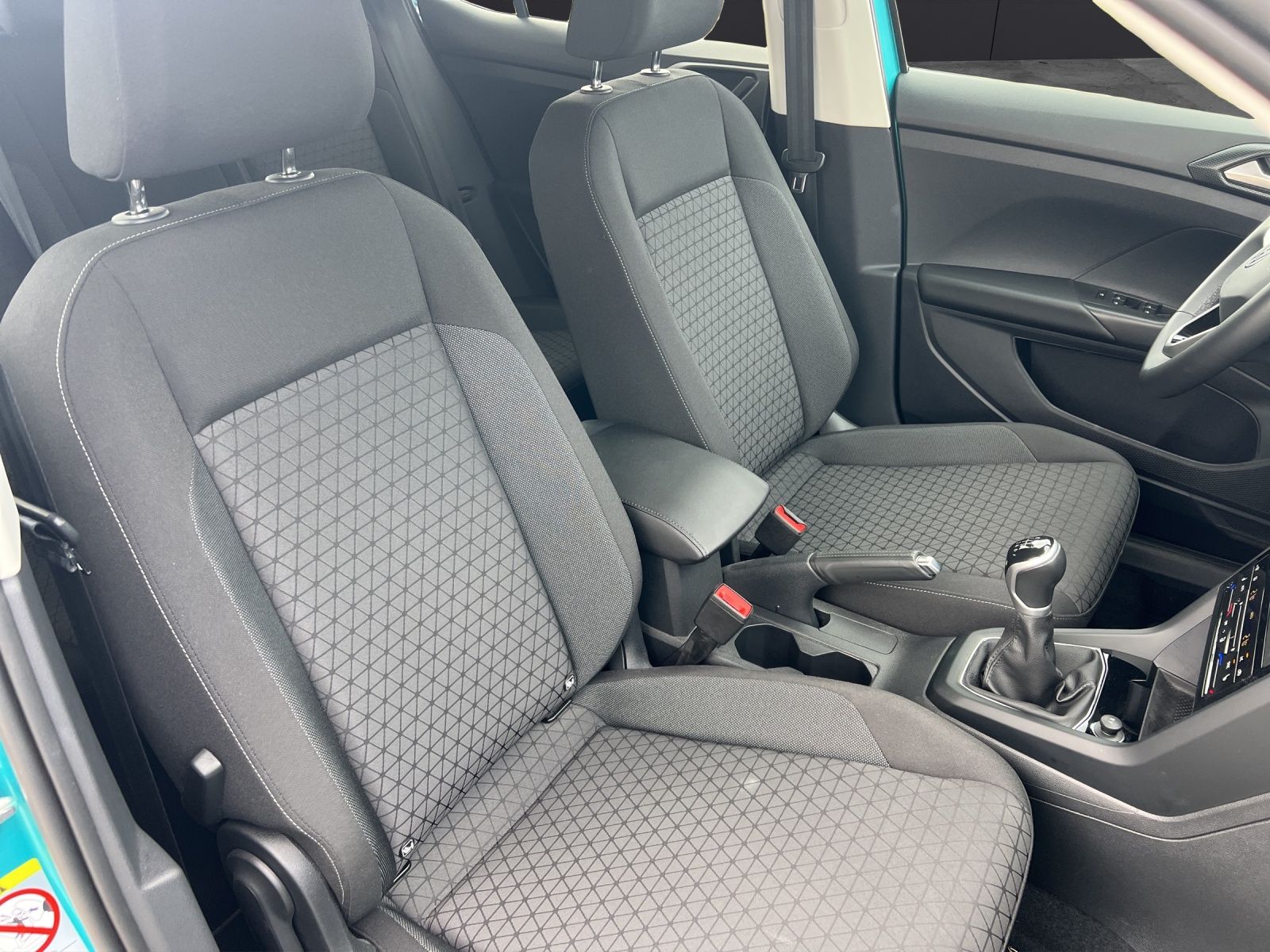 Fahrzeugabbildung Volkswagen T-Cross Life TSI LED ACC SHZ PDC WeConnect
