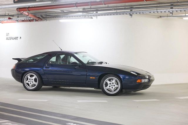 Porsche 928 GTS