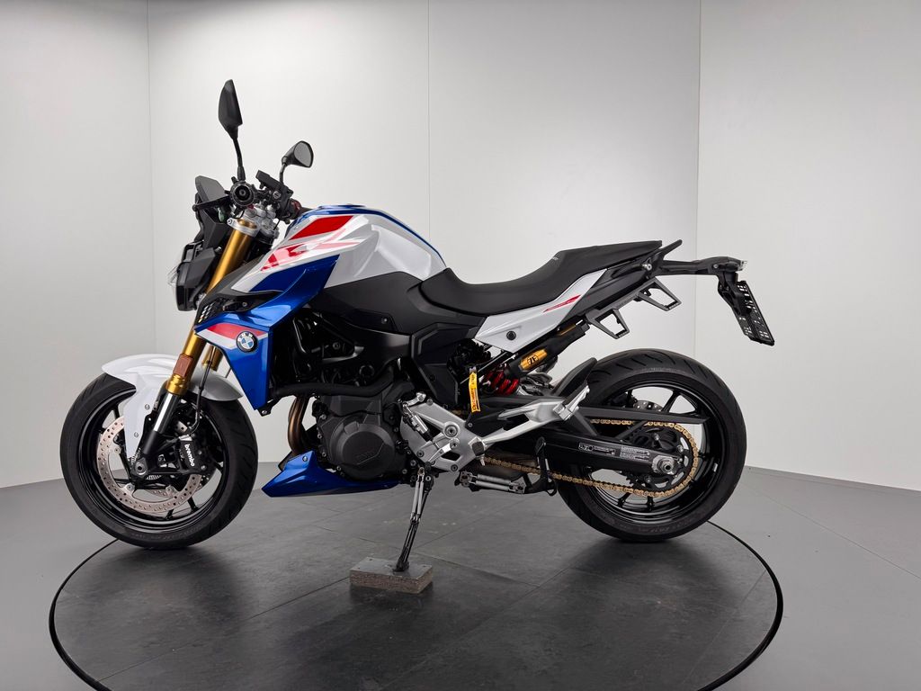 Fahrzeugabbildung BMW F900 R *VOLLAUSSTATTUNG *NEUWERTIG