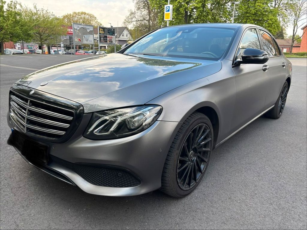 Image of Mercedes-Benz E 220