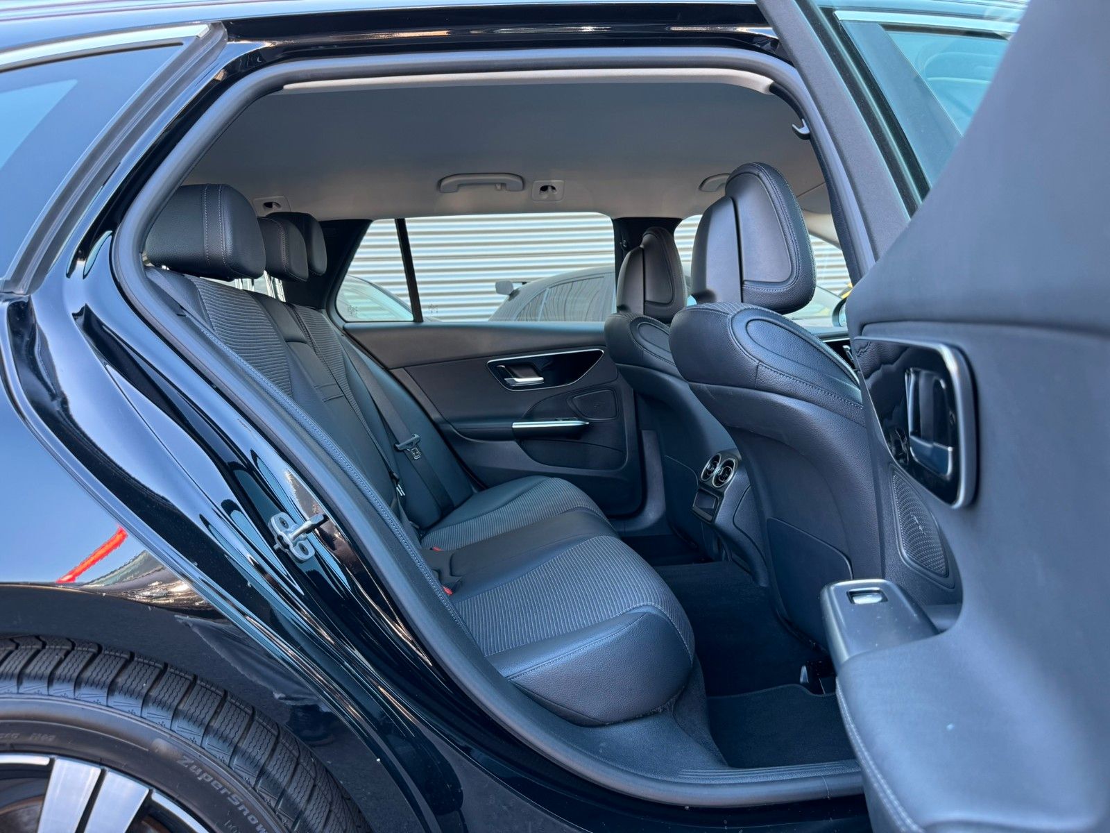 Fahrzeugabbildung Mercedes-Benz C 200d T Avantgarde+AHK+Memory+AmbiPrem+RFK+TotW