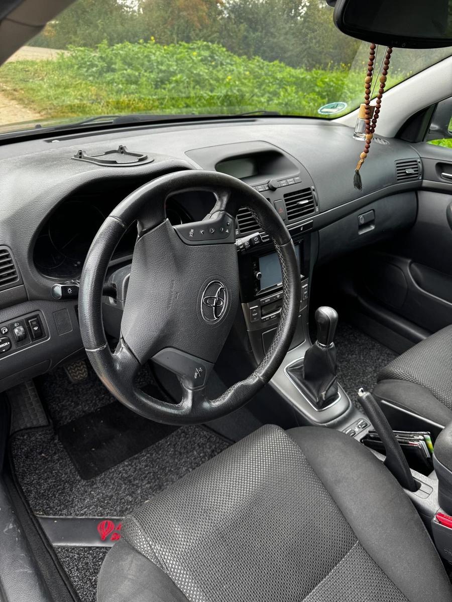 Toyota Avensis 2005 — photo 8