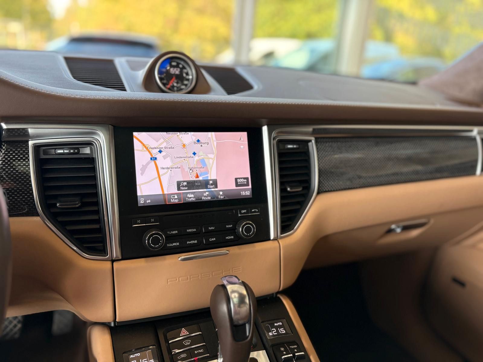 Fahrzeugabbildung Porsche Macan Turbo Scheckheft Porsche Leder exklusive