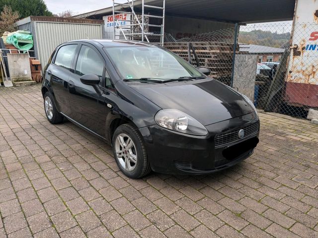 Fiat Grande Punto TÜV neu Benzin AHK