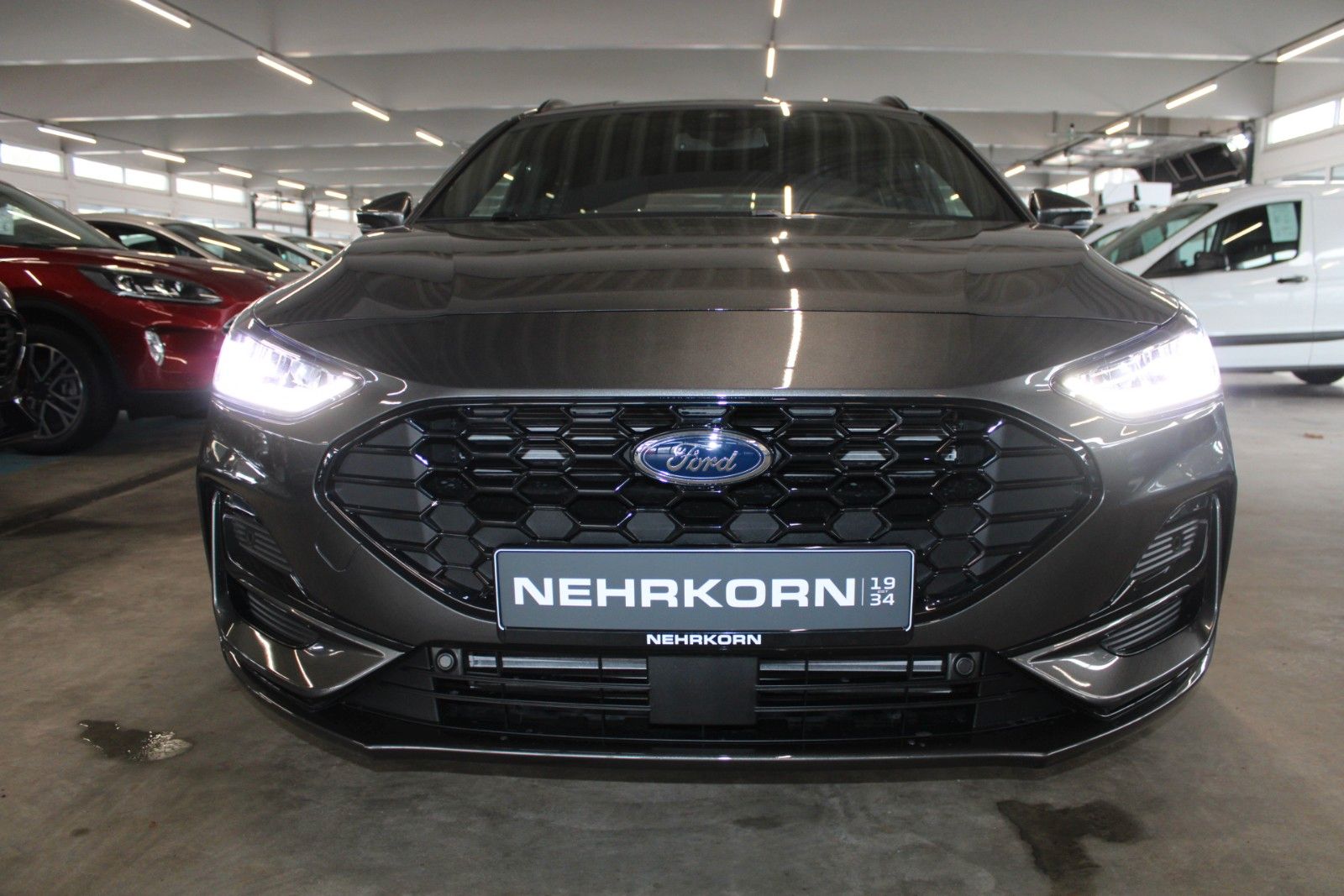 Fahrzeugabbildung Ford Focus ST-Line AHK GJR LED B&O ACC CAM SOFORT