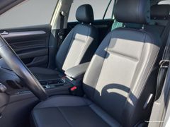 VW Passat Variant 2.0 TDI Business Taxi DSG LED AHK VW Passat Variant 2.0 TDI Business Taxi DSG LED AHK