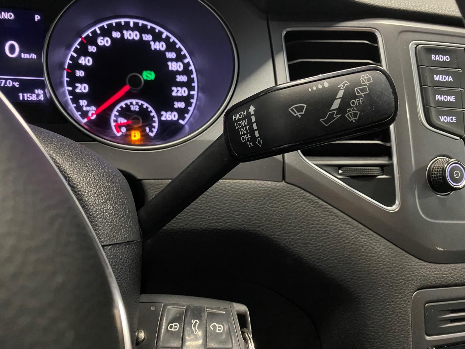 Fahrzeugabbildung Volkswagen Golf VII SPORTSVAN 1.2 TSI+ACC+SITZHEIZ+GARANTIE