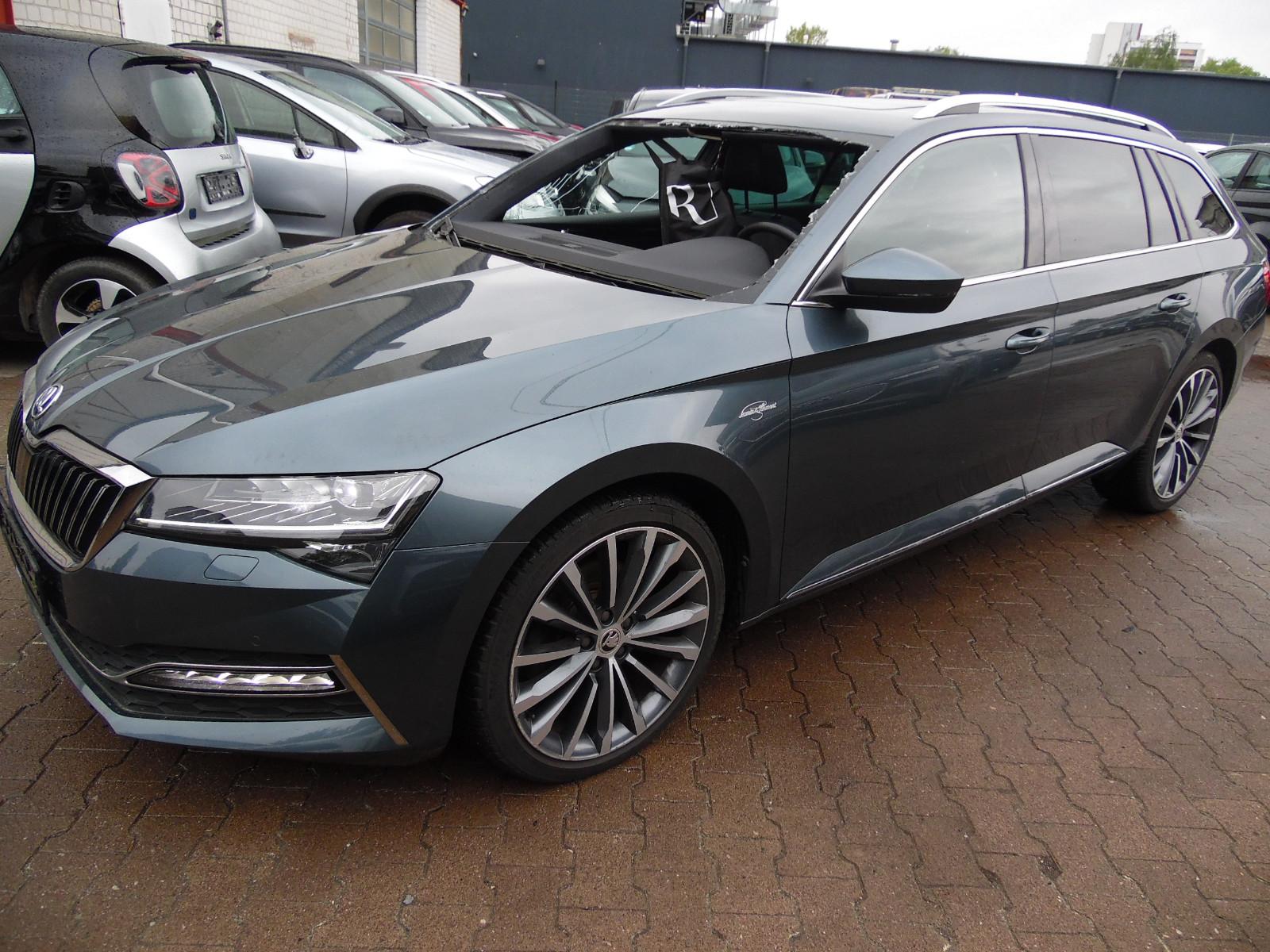 Skoda Superb III Combi 2,0 TSI DSG / L&K / Pano Standh