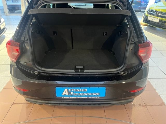 Fahrzeugabbildung Volkswagen Polo 1.0 TSI DSG LIFE KESSY NAVI GJR