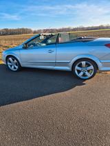 Opel BIETE EUCH HIER EINEN OPEL ASTRA H TWIN TO... - Opel Astra aus 2010: Cabrio