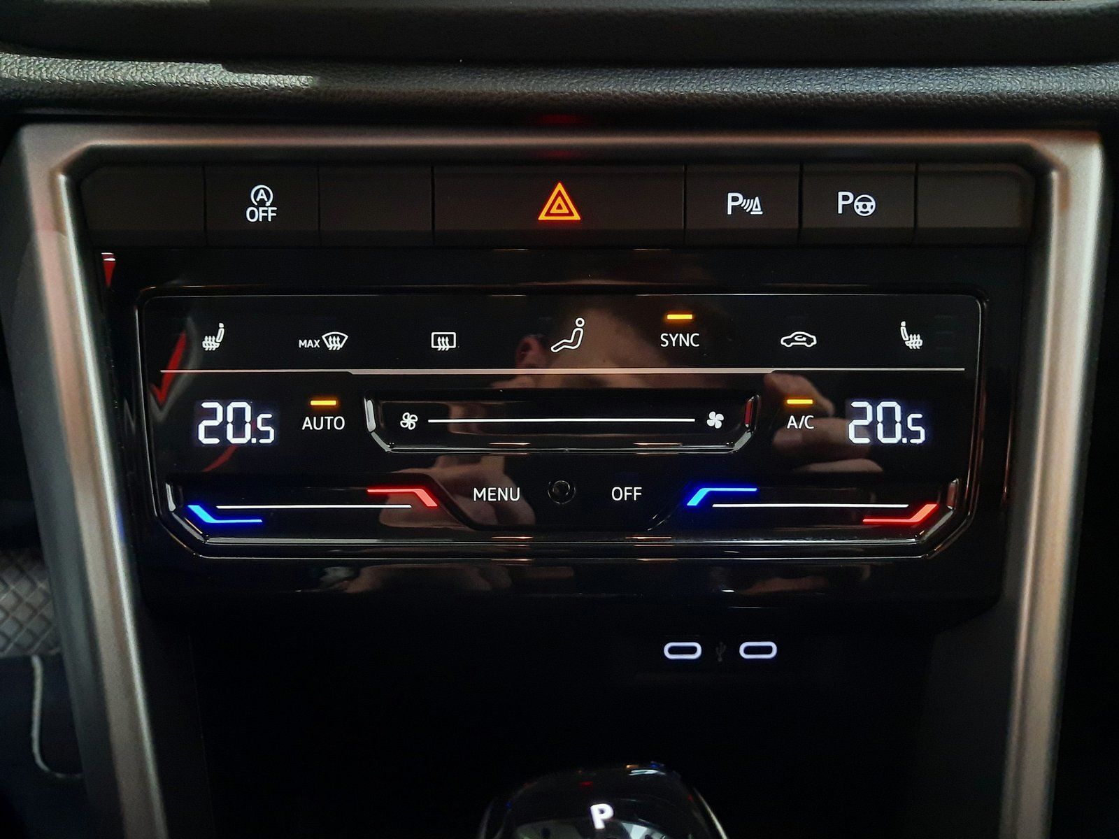 Fahrzeugabbildung Volkswagen T-Roc Life TSI DSG *Cam*LED*Sitzhzg*PDC*ACC*APP*