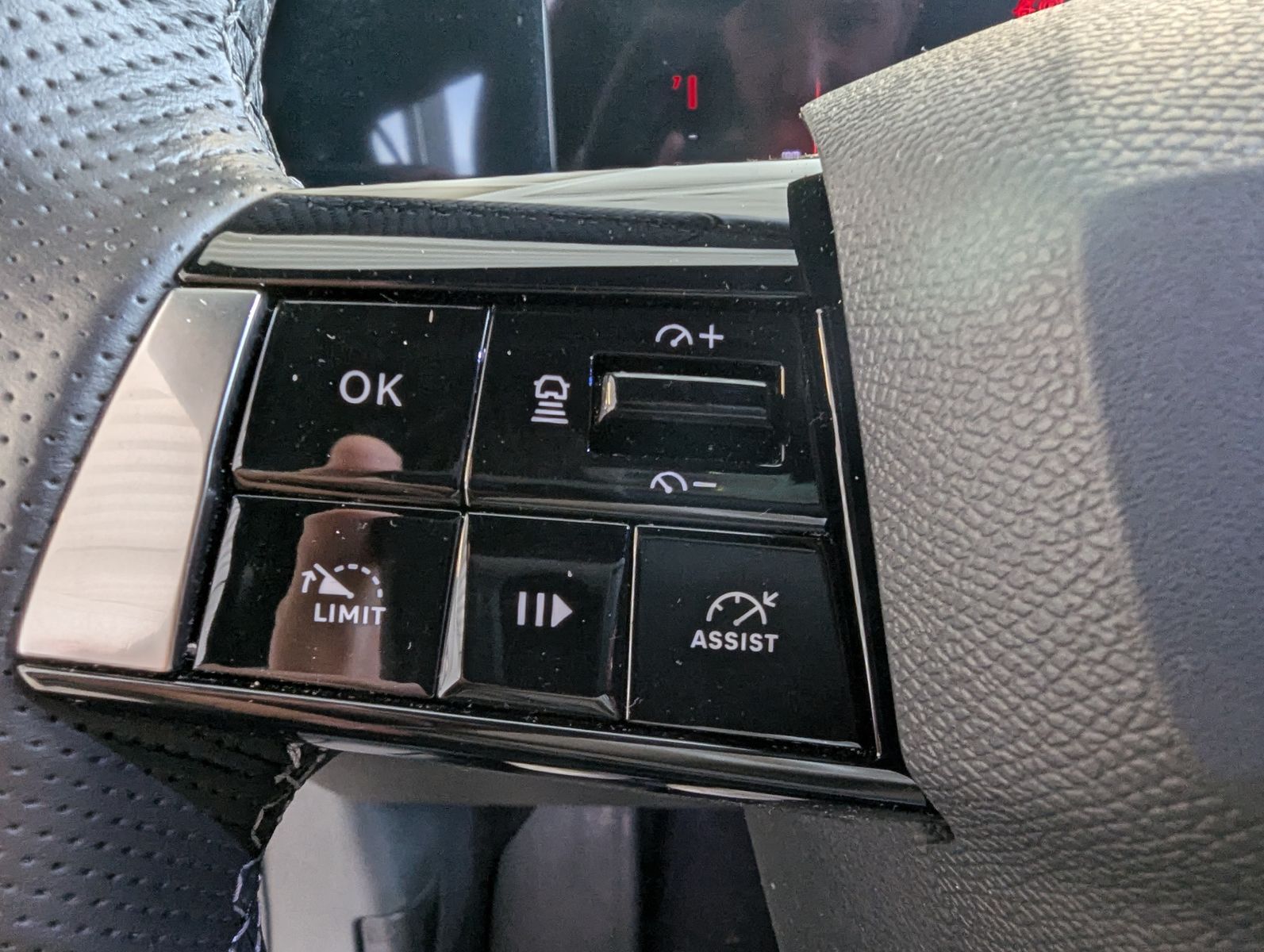 OPEL Astra 1.2 Ultimate Leder-Nappa Sitzlüft AHK Pano - Image 24