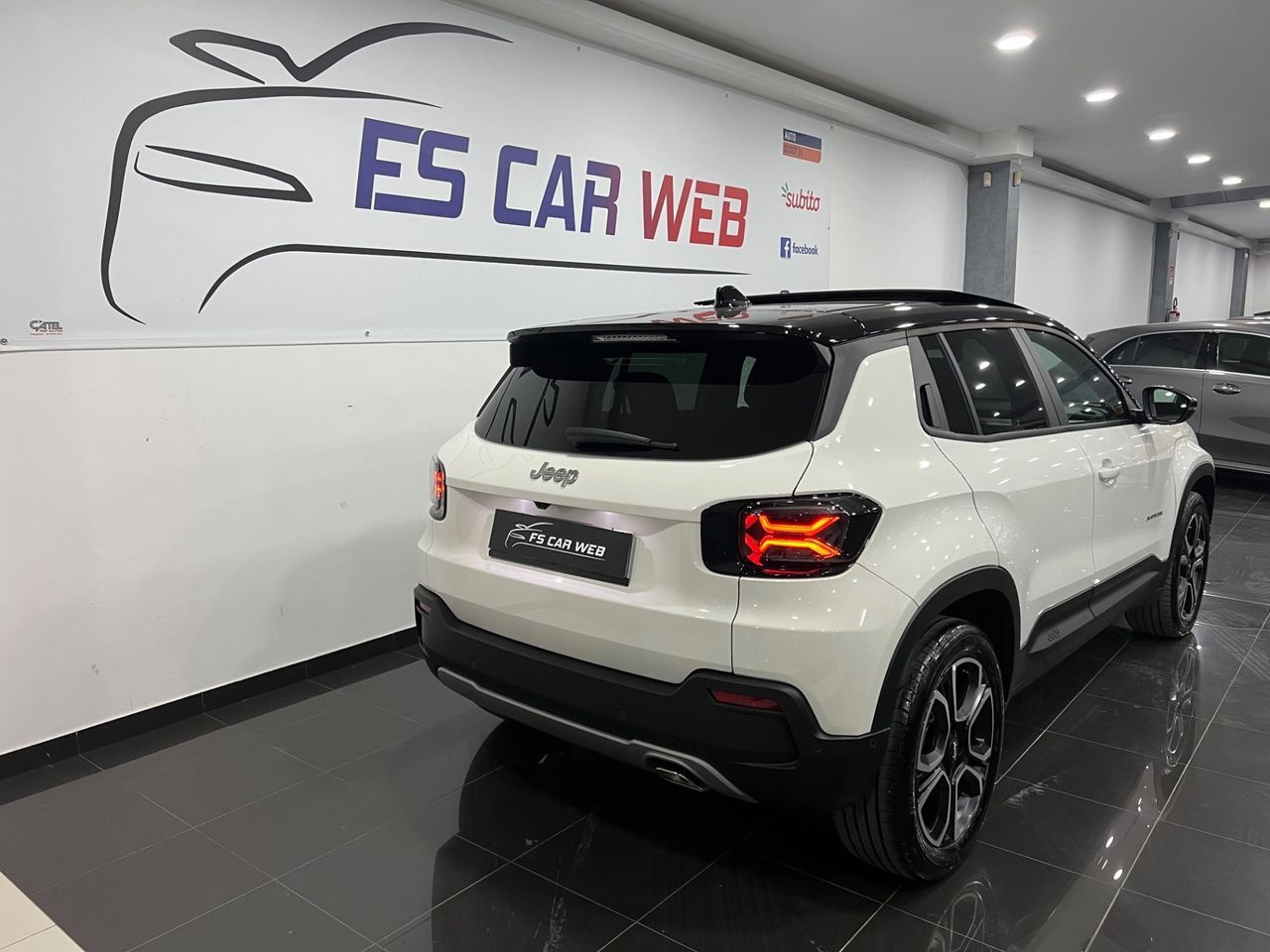 Other JEEP AVENGER 1.2 Turbo E-Hybrid mhev Summit imagem 3