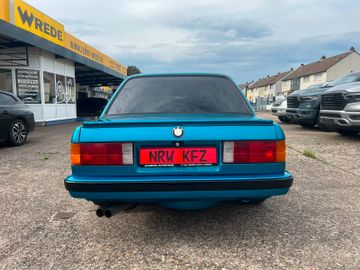 BMW 325 - 4