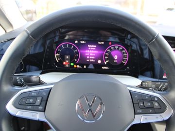 Volkswagen Golf VIII 1.5 eTSI DSG Move Tiptronic KLIMA LED