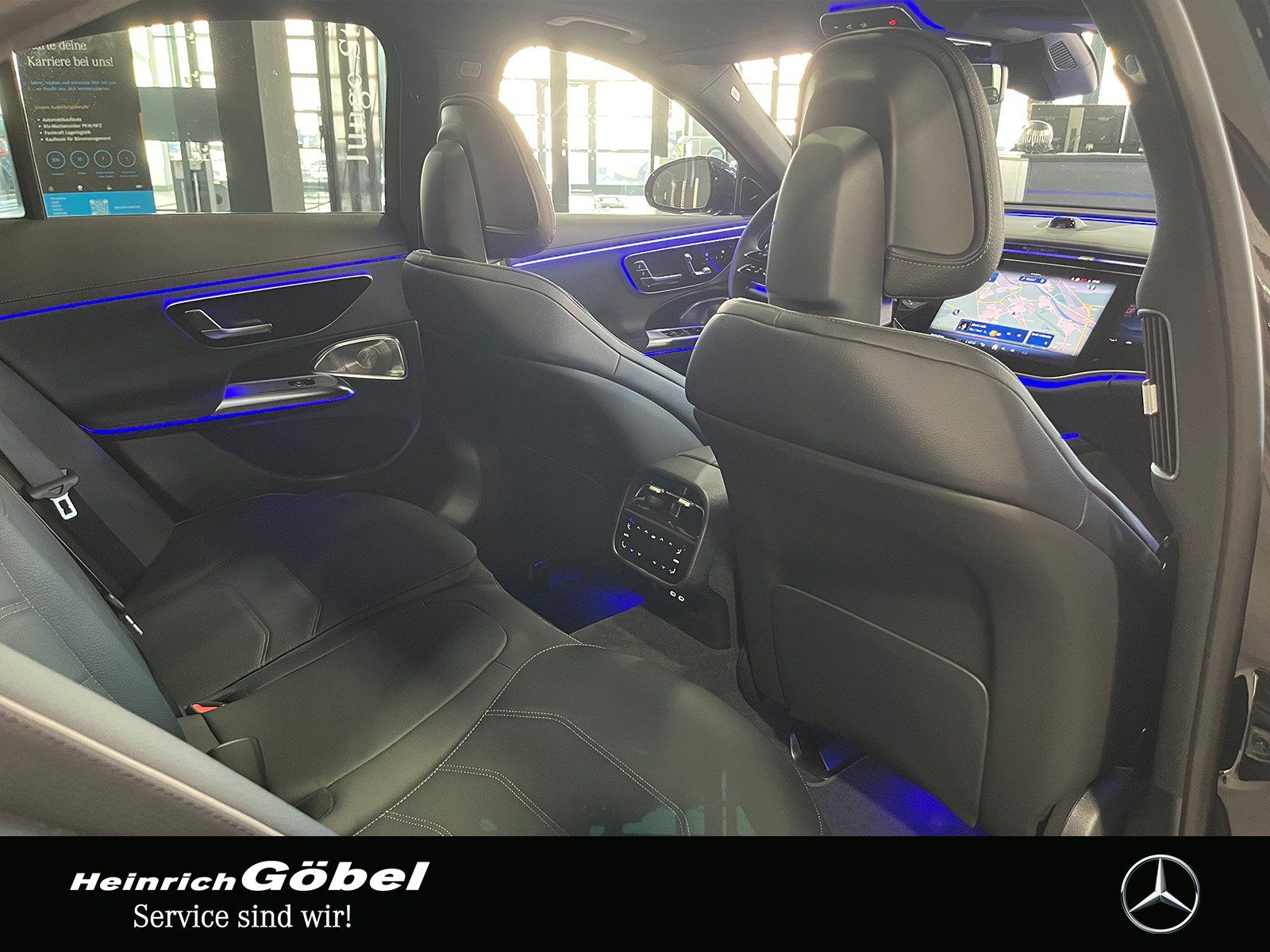 Fahrzeugabbildung Mercedes-Benz E 450 d AMG+PANO+DIGITAL-L+SUPERSCREEN+AIRMATIC