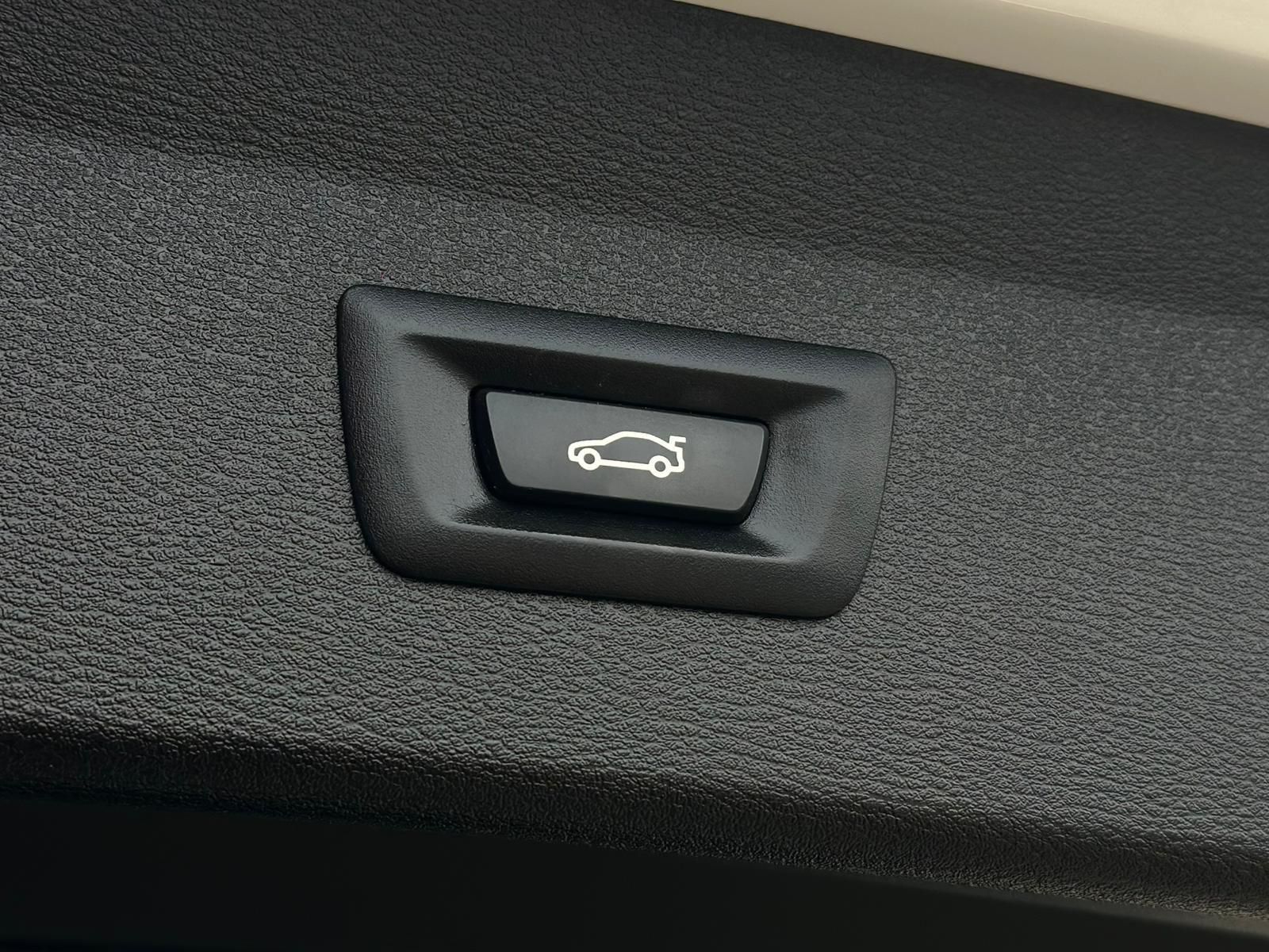 BMW X1 xDrive25i M SPORT* LED#SHZ#TEMP#NAV#PDC#KLIMA - Image 21