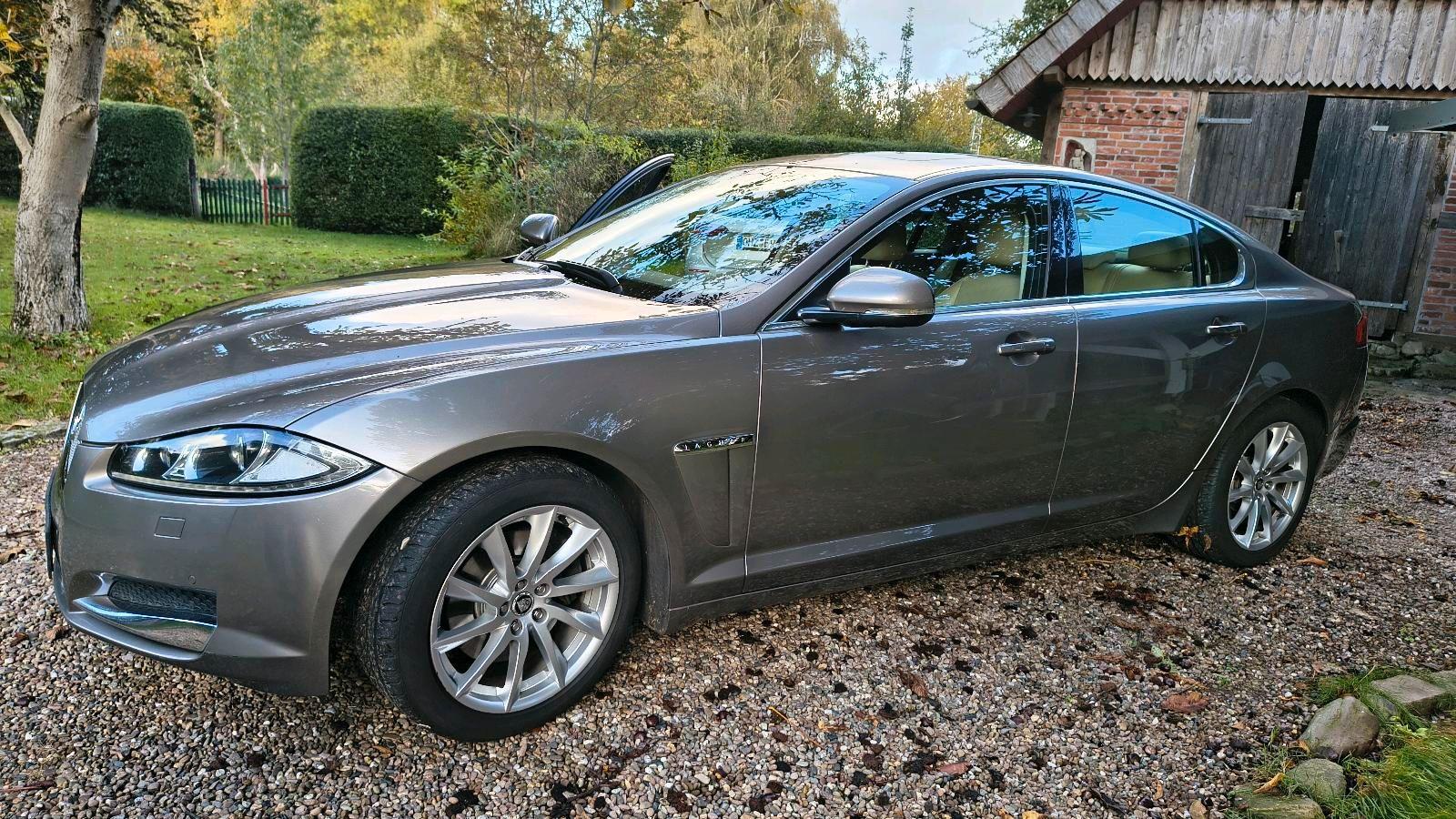 Jaguar XF