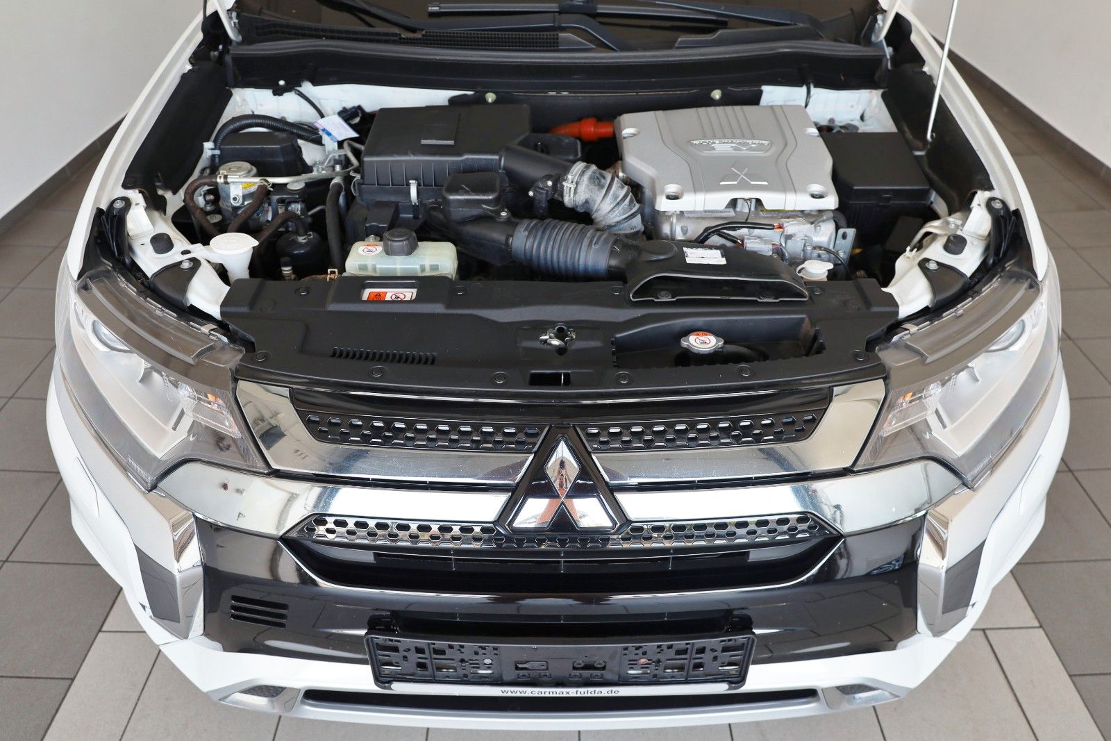 Fahrzeugabbildung Mitsubishi Outlander PHEV 4WD SH,PDC,Kamera,AHK,SR+WR