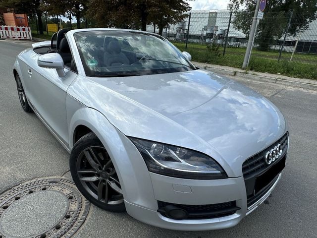 Audi TT Coupe/Roadster 2.0 S-Line/Navi/Xenon