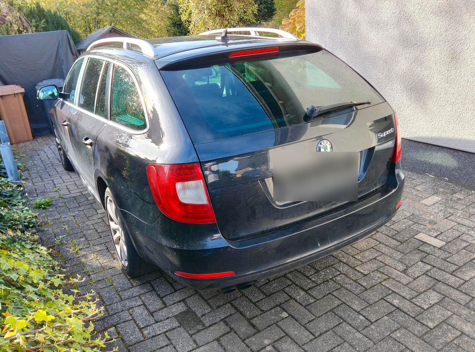 Skoda Superb 2013 — interior