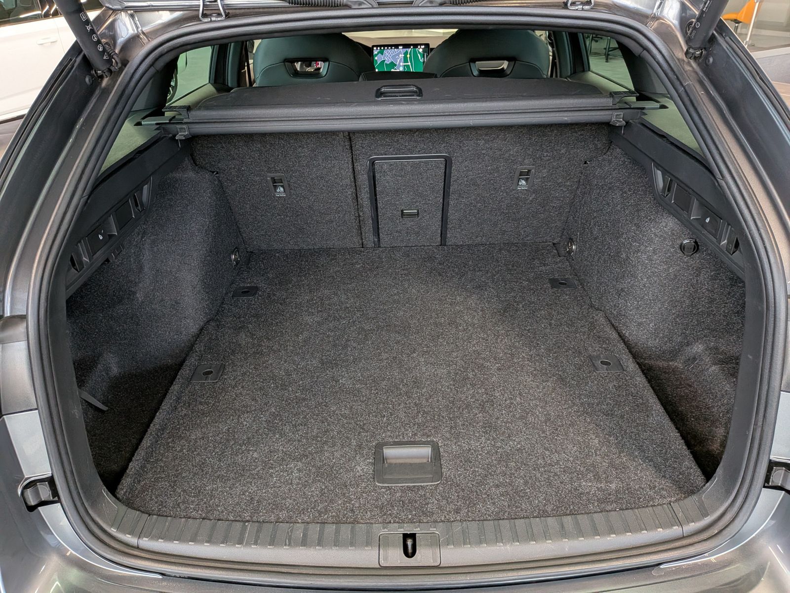 Fahrzeugabbildung SKODA Octavia 2.0 TDI DSG Sportline Matrix AHK 5J-Gara