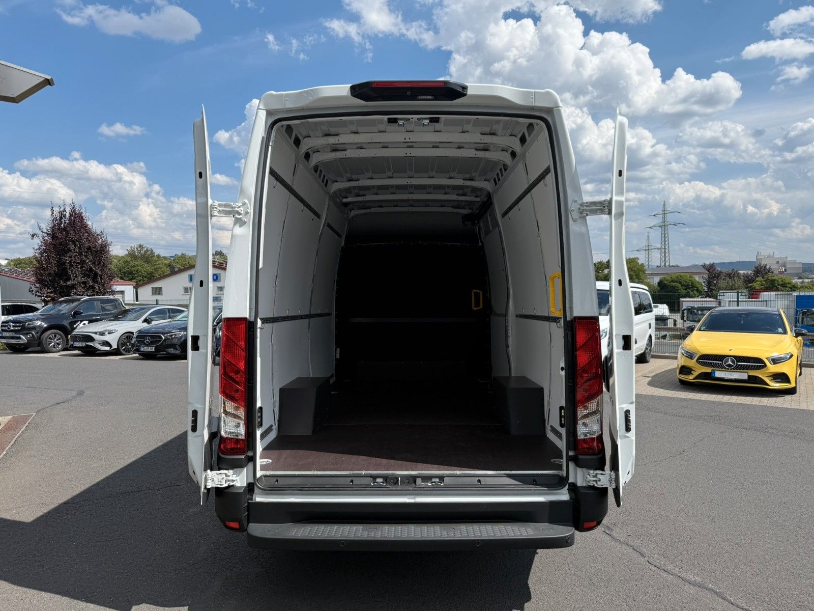 Fahrzeugabbildung Iveco Daily 35S16A8 V Kastenwagen *R 3520 mm*