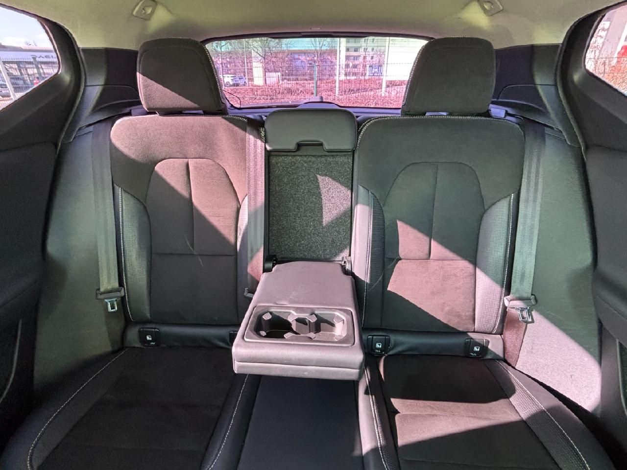 Fahrzeugabbildung Volvo XC40 R Design 2WD